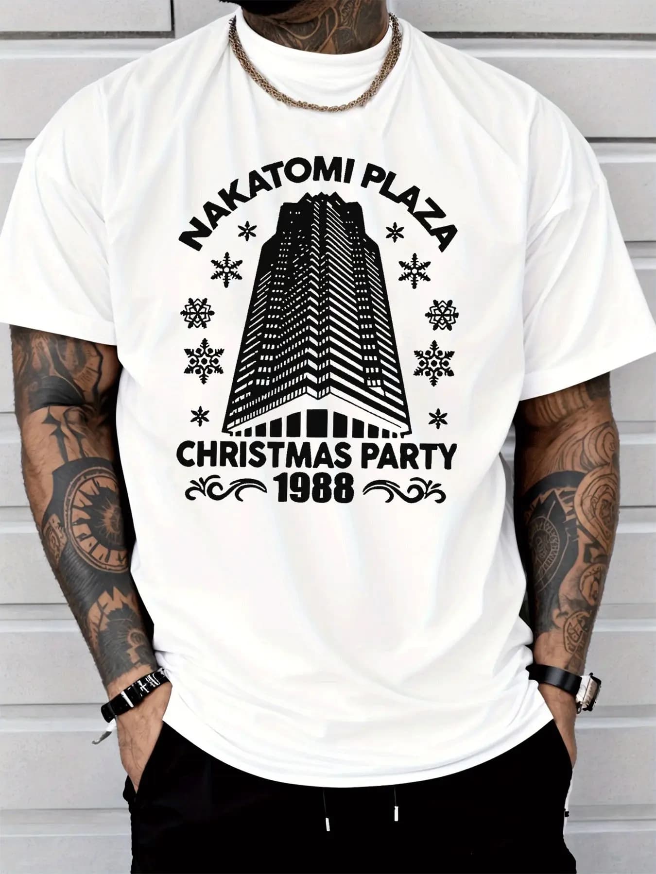 Men's casual trend black T-shirt, featuring the pattern of the Snowflake Christmas Party at Zhongwei Building in 198